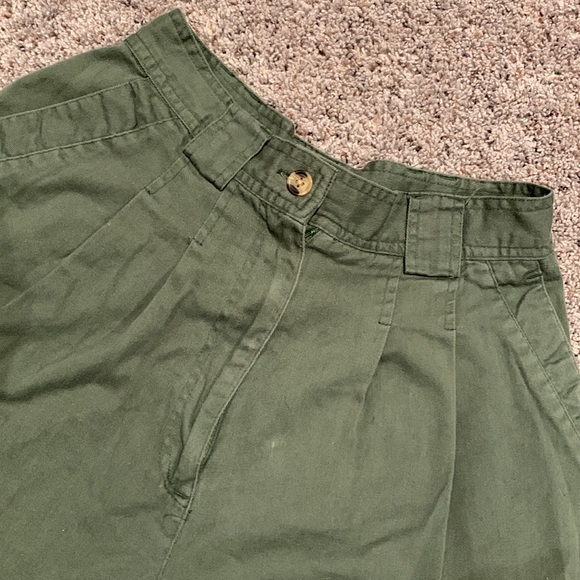 ZigZag Vintage Pleated Cotton High Rise Army Green Cargo Short - Picture 3 of 10